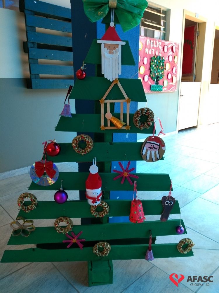 Árvore de Natal encanta crianças e famílias do CEI Afasc Urda Joana Joaquim