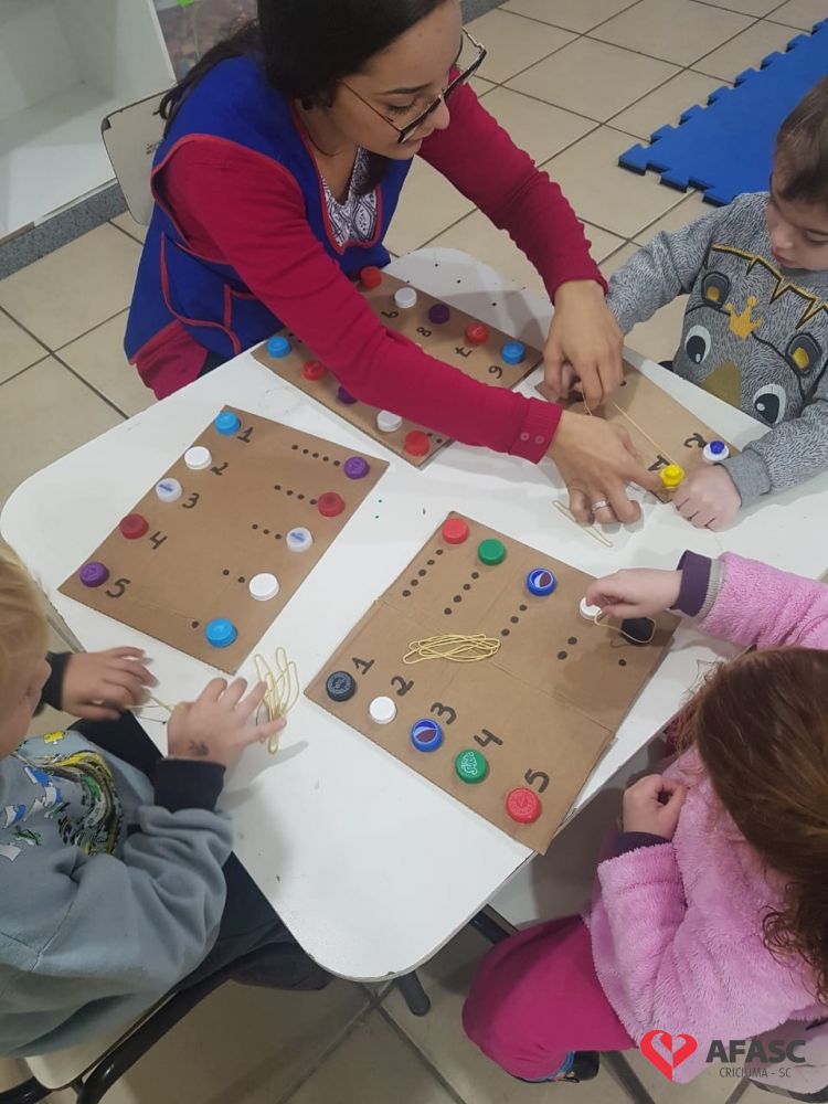 Jogos com materiais recicláveis trazem alegria e aprendizado para o Grupo  Misto III, IV e V do CEI Afasc Umberto Cesa